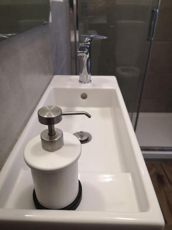 Camera E Bagno Privato A 3 Minuti Dalla Stazione ボローニャ エクステリア 写真